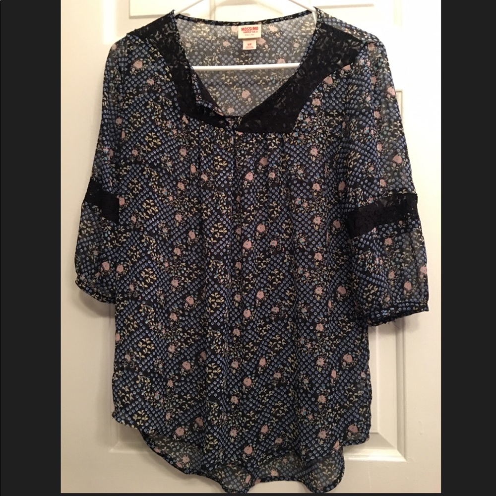 Long top with blue flowers